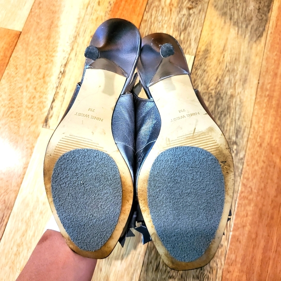 Nine West silver Sling back stilettos, size 7 - Picture 4 of 7